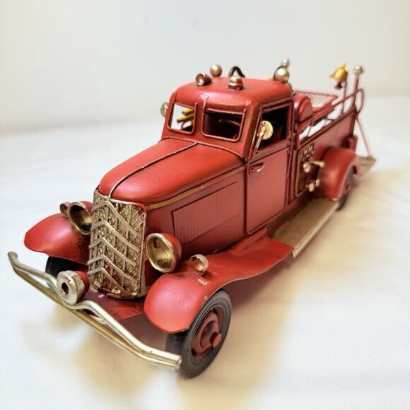 Metal Art 1930’s Fire Fighter Pumper Truck Home Decor - Picture 2 of 16